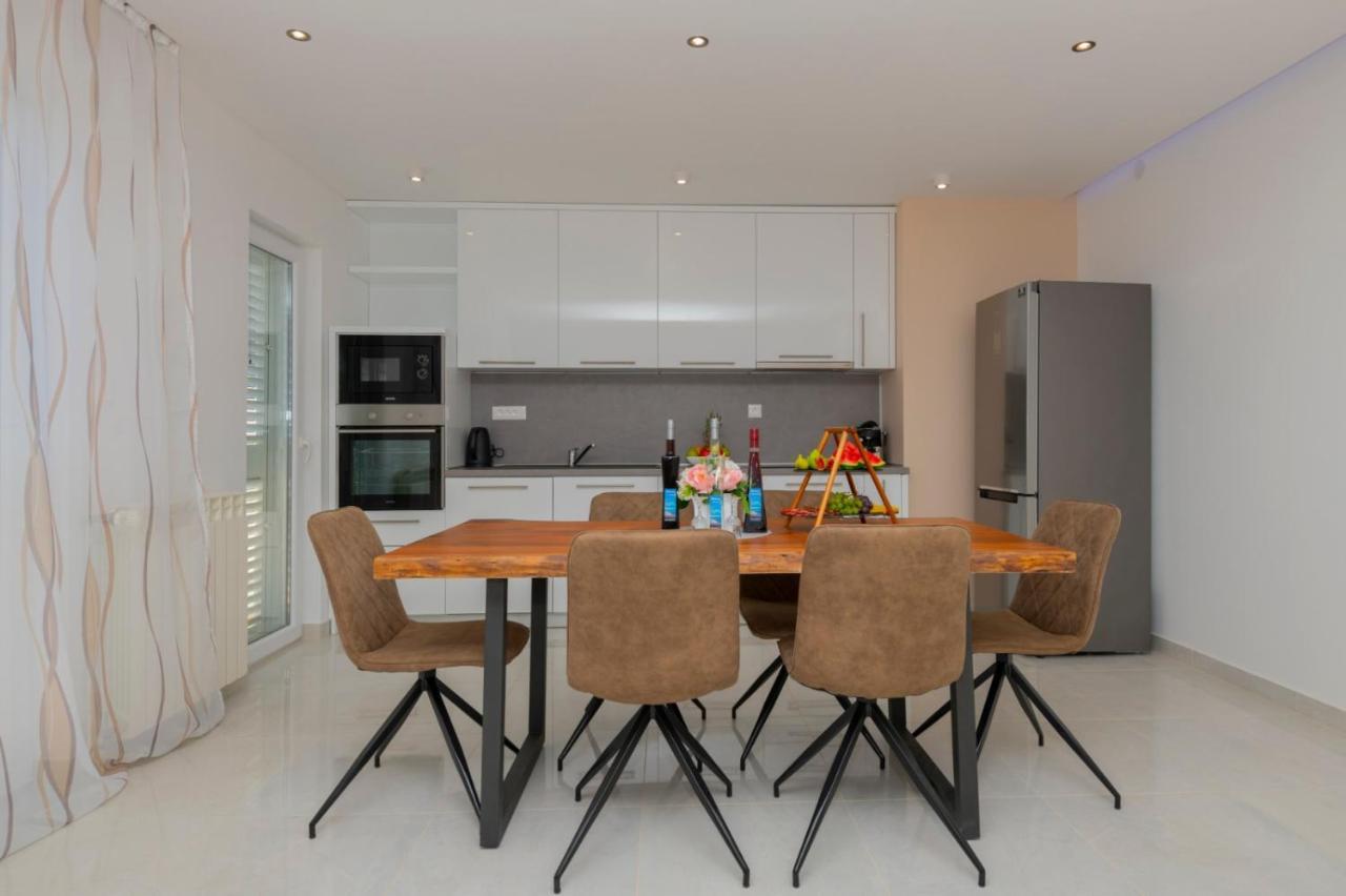 Apartments Radeljic Подстрана Екстер'єр фото